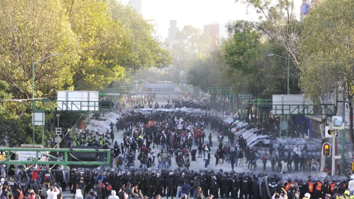 marcha 2 de octubre alejandro aguilar 4